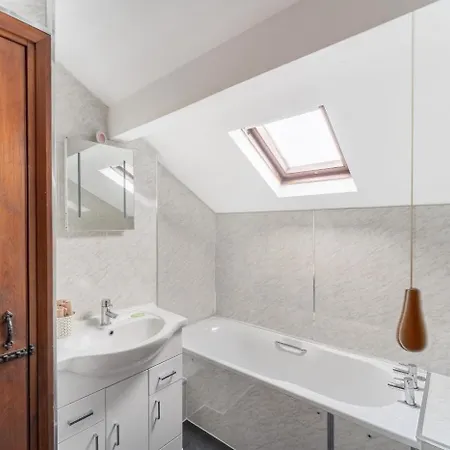 5 Bed In Ambleside Oc-lr239 호크셰드
